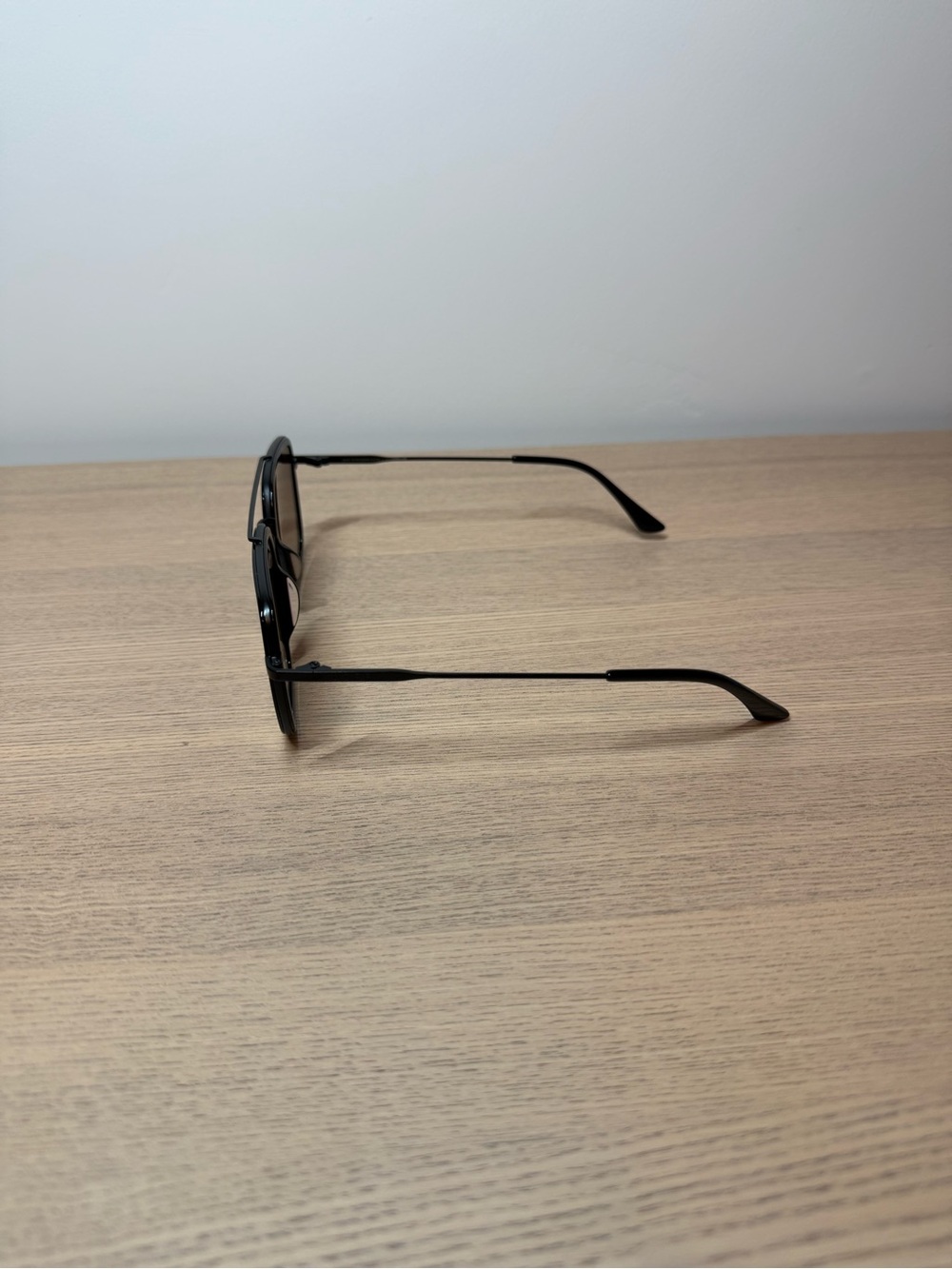 Diff Eyewear Black ‘Jordan’ Aviator Sunglasses with Dark Gray Lenses - Picture 5 of 8